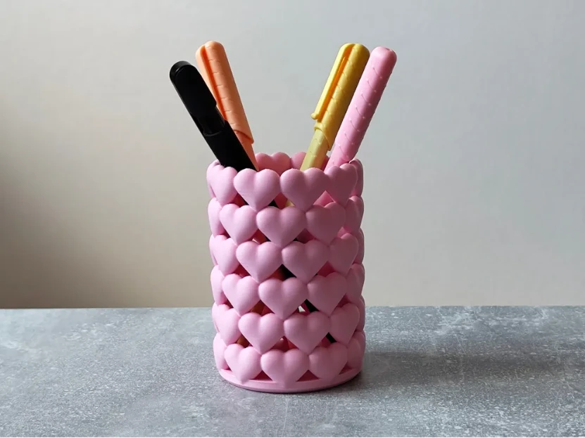 pen holder (heart, White)